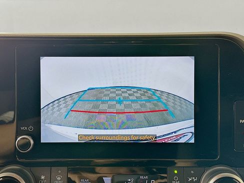 Certified 2024 Toyota Highlander LE image 13