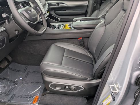 New 2026 Jeep Grand Wagoneer Limited image 12