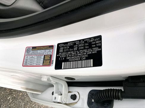 Used 2024 Hyundai Elantra SEL FWD image 34