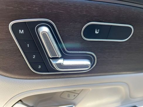 Certified 2021 Mercedes-Benz GLB 250 4MATIC image 21