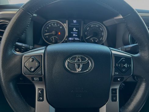 Used 2020 Toyota Tacoma SR5 AWD/4WD image 19
