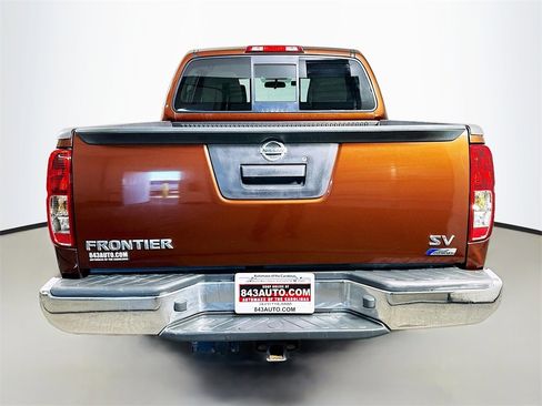 Used 2018 Nissan Frontier SV image 6
