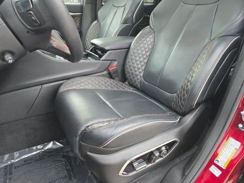 Used 2025 Jeep Grand Cherokee Summit AWD/4WD image 5