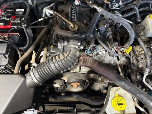 Used 2010 Jeep Wrangler Unlimited Sahara image 50