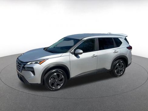 Used 2025 Nissan Rogue SV FWD image 8