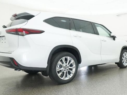New 2026 Toyota Highlander Limited AWD/4WD image 25
