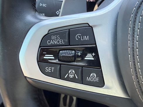 Used 2022 BMW X7 xDrive40i w/ M Sport Package AWD/4WD image 20