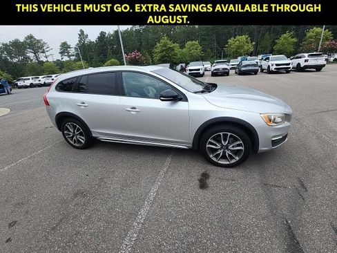 Used 2017 Volvo V60 T5 Cross Country w/ Convenience Package AWD/4WD image 12