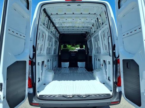 New 2026 Mercedes-Benz Sprinter 2500 image 9