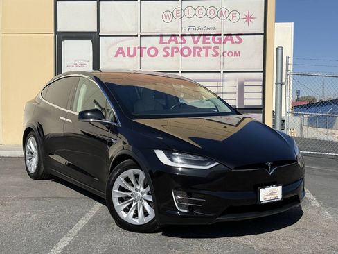 Used 2018 Tesla Model X 100D AWD/4WD image 3