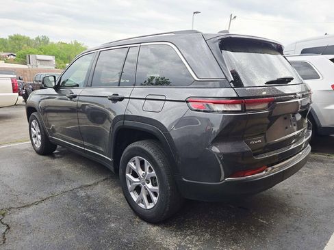 Used 2022 Jeep Grand Cherokee Limited image 3