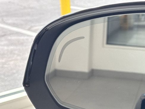 New 2026 Volvo XC40 B5 Ultra w/ Protection Package Premier image 17