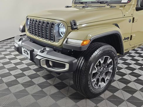 New 2026 Jeep Gladiator Sport AWD/4WD image 11