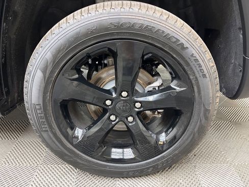 New 2026 Jeep Grand Cherokee Limited w/ Limited Altitude Package image 4