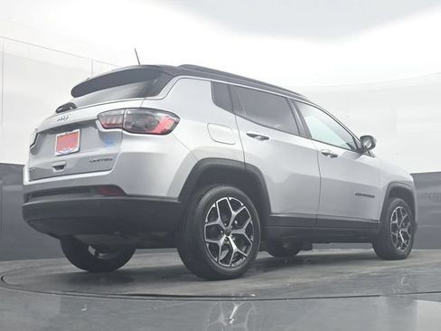 Used 2025 Jeep Compass Limited AWD/4WD image 33