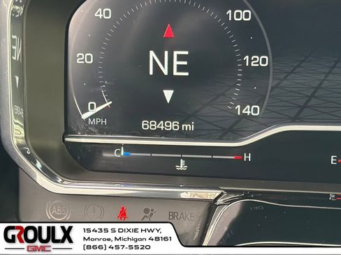 Used 2024 GMC Sierra 2500 SLT w/ SLT Premium Package image 17