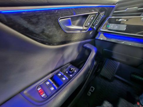 Used 2021 Audi Q8 Premium Plus w/ Premium Plus Package image 36