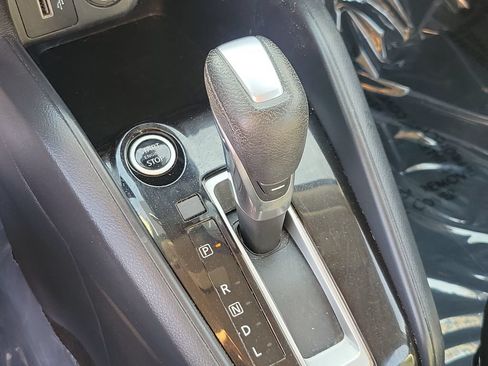 Used 2021 Nissan Versa SV FWD image 26