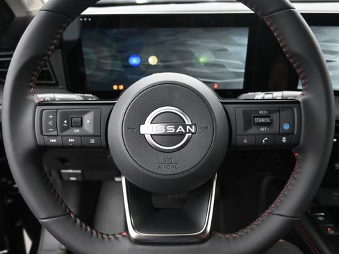 New 2025 Nissan Kicks SR image 4