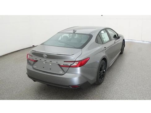 Used 2026 Toyota Camry SE FWD image 8