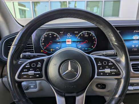 Used 2023 Mercedes-Benz GLS 450 4MATIC image 35