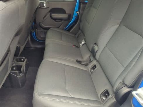 Used 2022 Jeep Gladiator Sport image 19