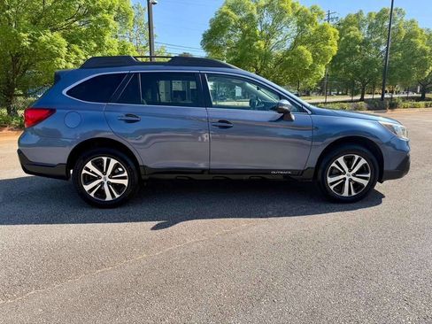 Used 2018 Subaru Outback 2.5i Limited image 5