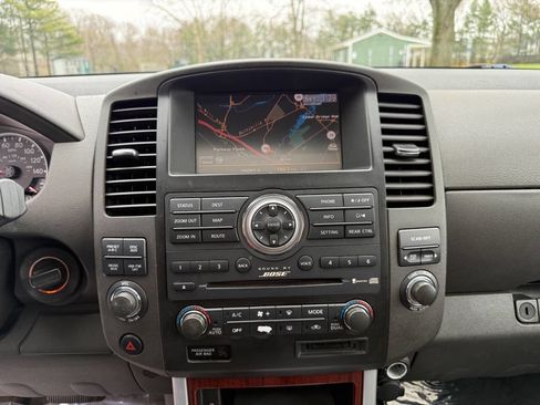 Used 2010 Nissan Pathfinder LE w/ Navigation Pkg image 23