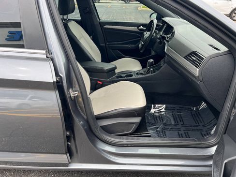 Used 2019 Volkswagen Jetta R-Line FWD image 25