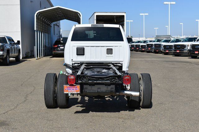 Used 2022 RAM 5500 Tradesman w/ Chrome Appearance Group RWD image 7