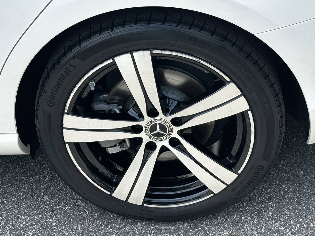 Certified 2025 Mercedes-Benz C 300 Sedan image 23