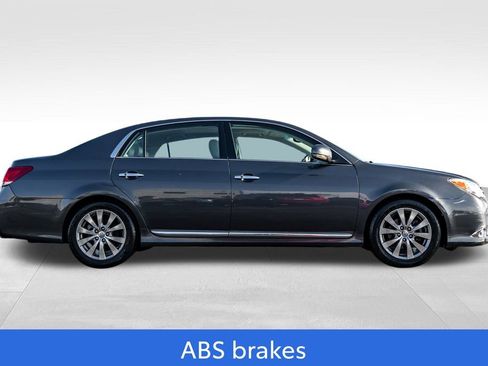 Used 2011 Toyota Avalon Limited image 8