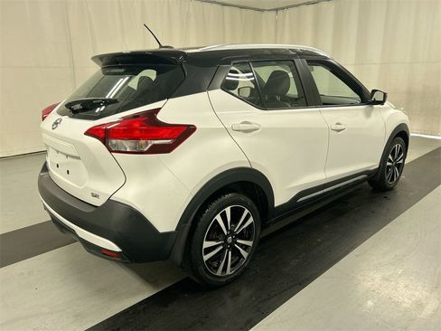 Certified 2019 Nissan Kicks SR w/ SR Premium Package image 2