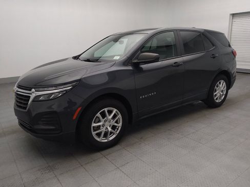 Used 2022 Chevrolet Equinox LS w/ LS Convenience Package FWD image 2