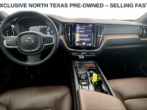 Used 2021 Volvo XC60 T5 Momentum w/ Premium Package FWD image 20
