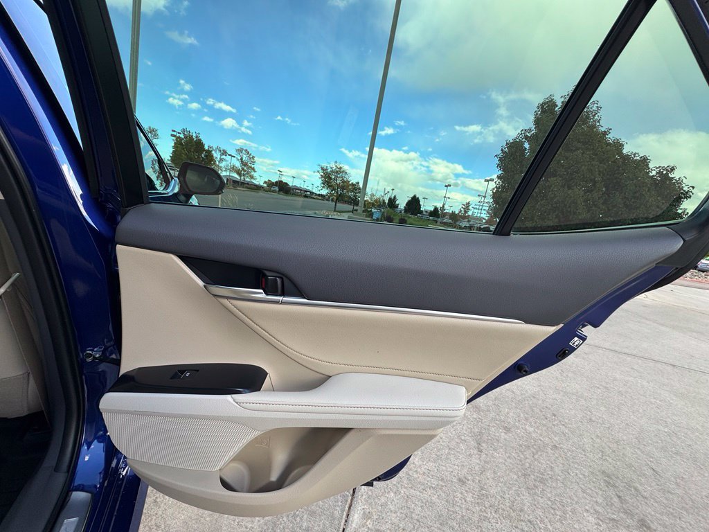 Used 2018 Toyota Camry XLE w/ Audio Package FWD image 32