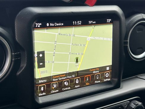 Used 2023 Jeep Wrangler Sahara image 18