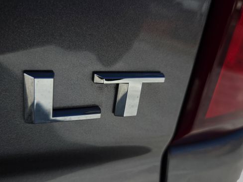 Used 2021 Chevrolet Silverado 1500 LT Trail Boss w/ Convenience Package II image 31