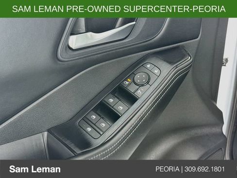 Used 2024 Nissan Rogue SV FWD image 17
