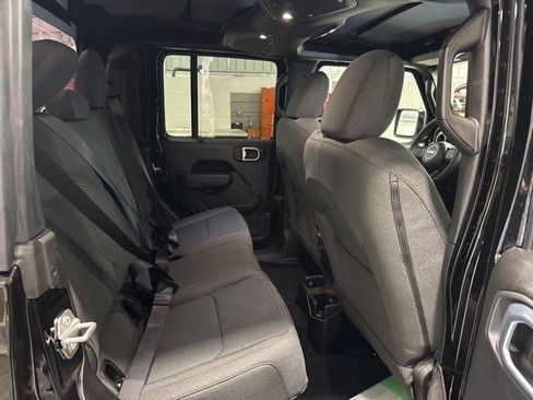 New 2026 Jeep Gladiator Sport image 9