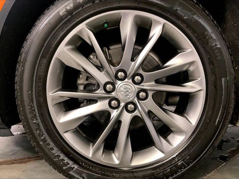 Used 2022 Buick Enclave Avenir w/ Avenir Technology Package AWD/4WD image 9