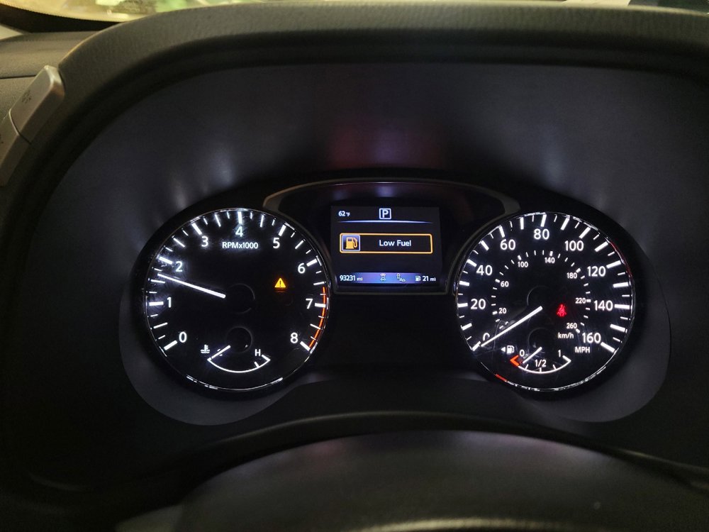 Used 2017 Nissan Pathfinder Platinum w/ Family Entertainment Package FWD image 23