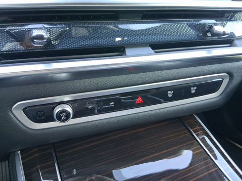 Used 2026 BMW X5 sDrive40i w/ Climate Comfort Package RWD image 19