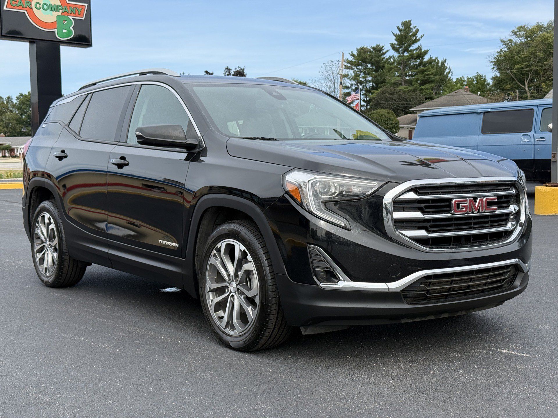 Used 2021 GMC Terrain SLT FWD image 1
