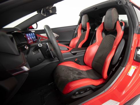 Used 2021 Chevrolet Corvette Stingray Preferred Cpe w/ Engine Appearance Package RWD image 43