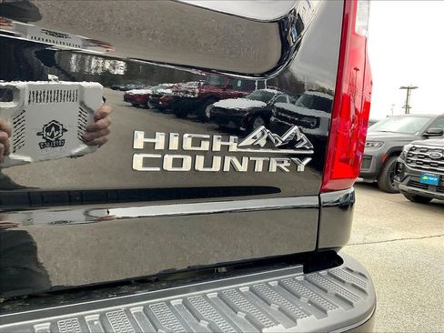 Used 2024 Chevrolet Silverado 2500 High Country w/ High Country Premium Package image 28