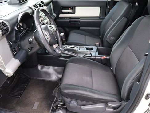 Used 2010 Toyota FJ Cruiser 4WD image 23