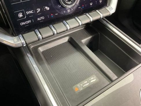 Used 2025 GMC Acadia Elevation image 23