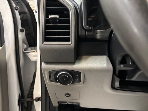 Used 2017 Ford F250 XL w/ Power Equipment Group AWD/4WD image 14