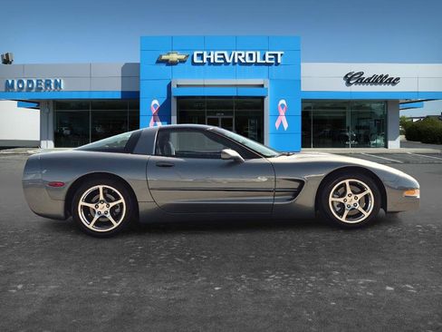 Used 2003 Chevrolet Corvette Coupe w/ Preferred Equipment Group RWD image 6